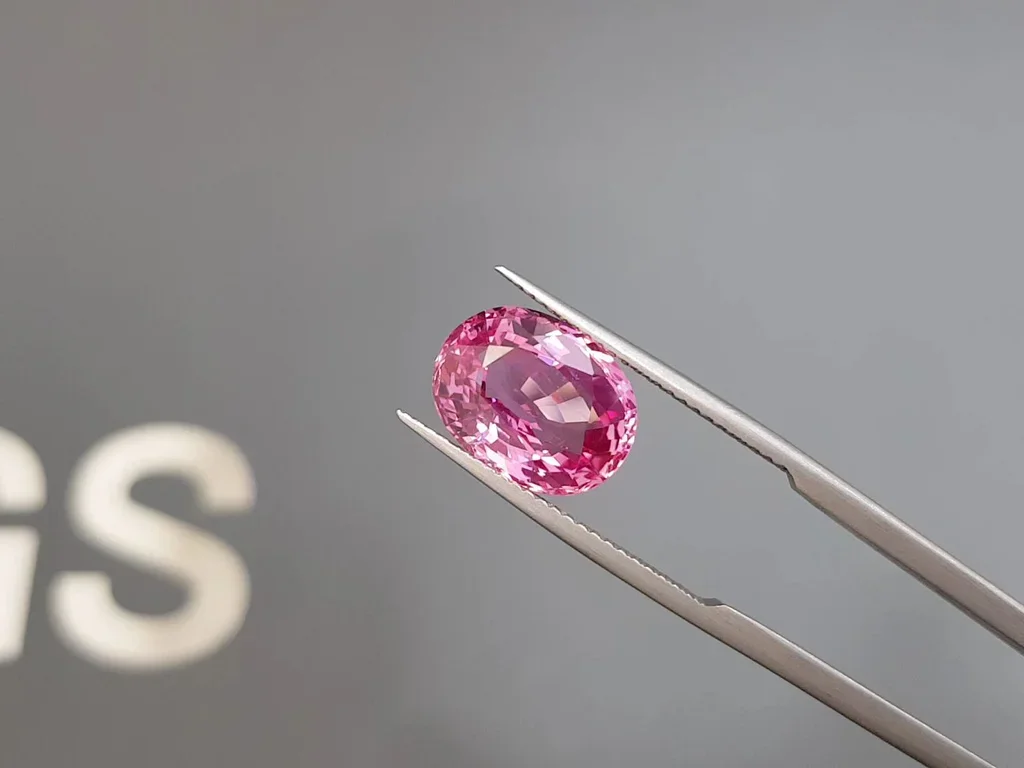 Unique unheated Padparadscha sapphire 6.11 carats in oval cut, Madagascar Image №3