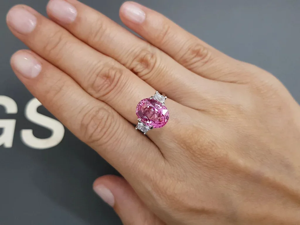 Unique unheated Padparadscha sapphire 6.11 carats in oval cut, Madagascar Image №5