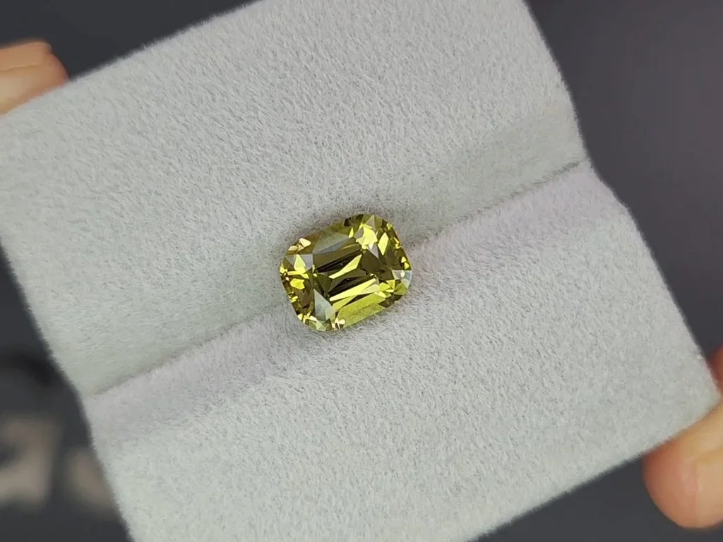 Chrysoberyl in cushion cut 3.14 carats, Sri Lanka Image №3