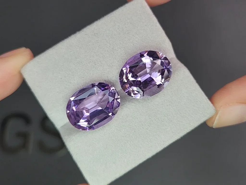 Pair of violet amethysts, oval cut, 14.57 carats, Brazil Image №4
