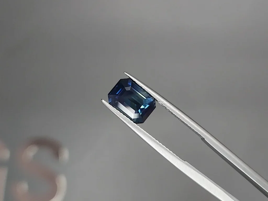 Teal sapphire in octagon cut 3.60 carats, Sri Lanka Image №3