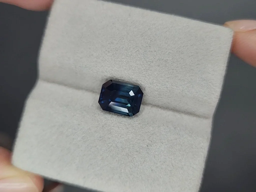 Teal sapphire in octagon cut 3.60 carats, Sri Lanka Image №4