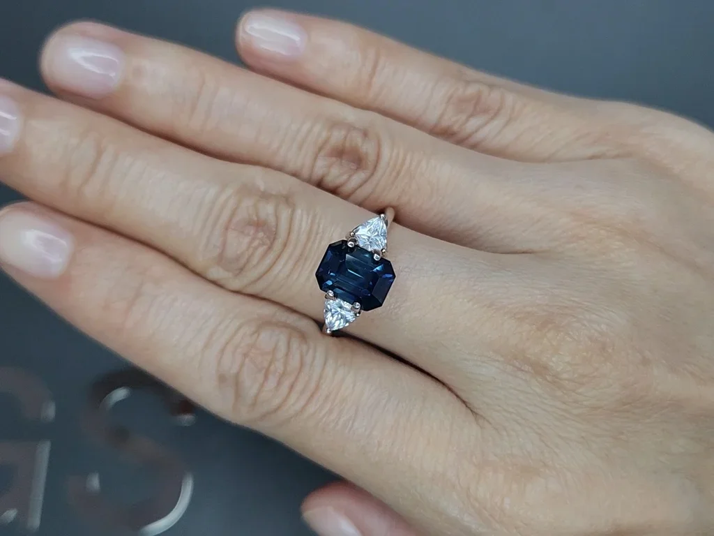 Teal sapphire in octagon cut 3.60 carats, Sri Lanka Image №5