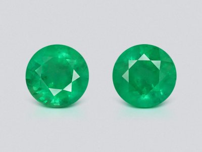 Pair of colombian emeralds in round cut 2.47 carats photo