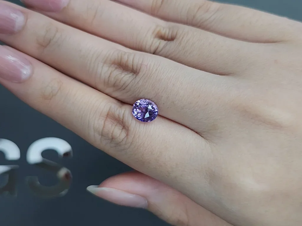 Lavender sapphire in oval cut 2.51 carats, Sri Lanka Image №2