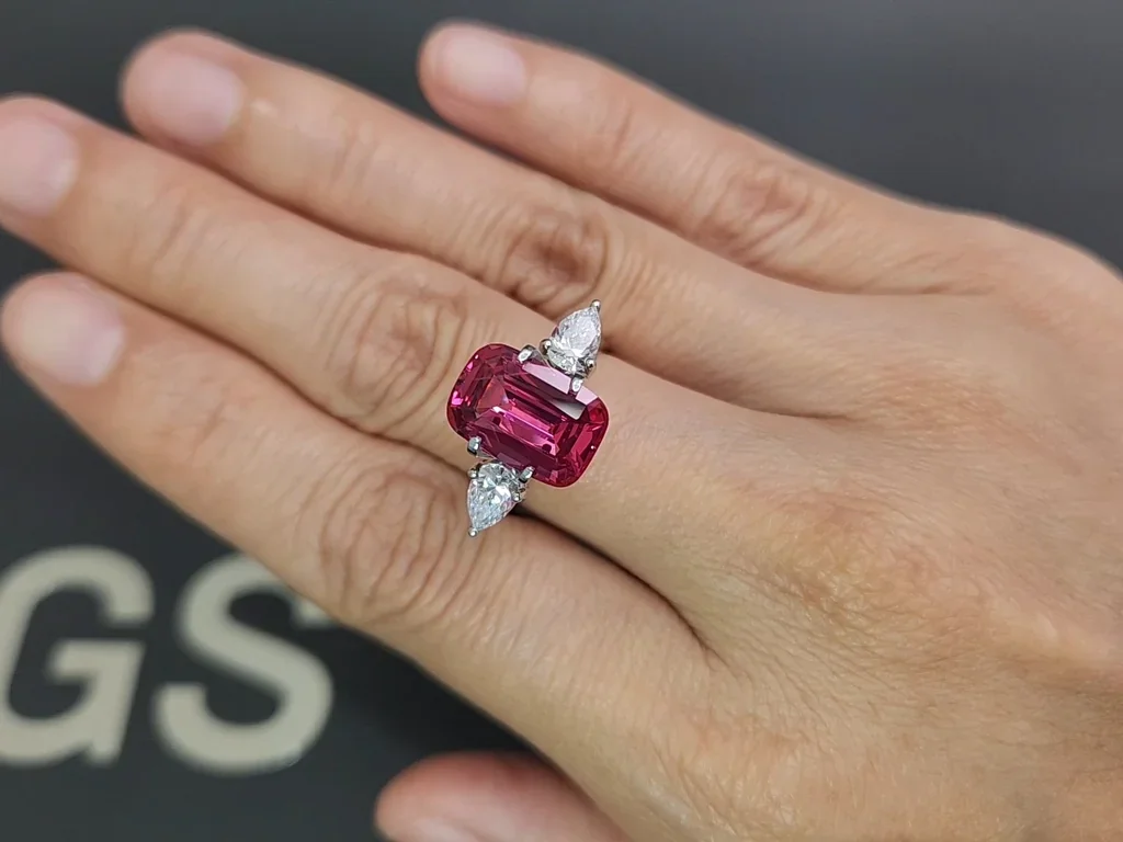 Spinel Mahenge Vibrant pink red cushion cut 4.37 carats, Tanzania Image №5