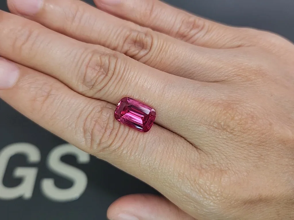 Spinel Mahenge Vibrant pink red cushion cut 4.37 carats, Tanzania Image №2