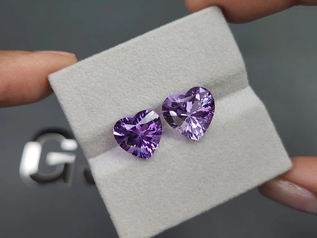 Pair of amethysts precision heart shape  6.99 carats, Brazil Image №4