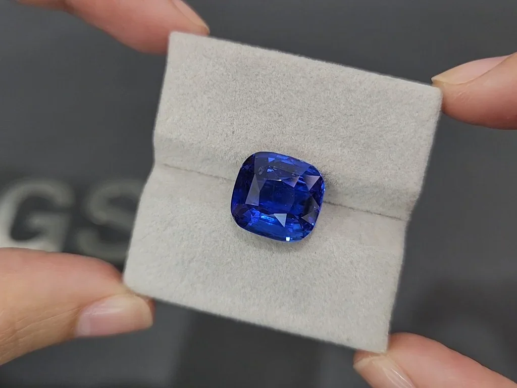Large sapphire Royal Blue cushion cut 13.22 carats, Sri Lanka  Image №4