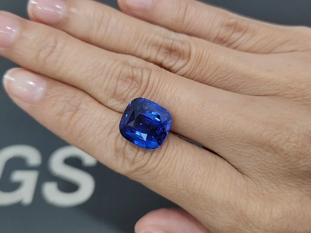 Large sapphire Royal Blue cushion cut 13.22 carats, Sri Lanka  Image №2