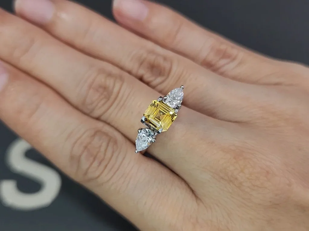 Yellow sapphire octagon cut 1.58 carats, Sri Lanka Image №5