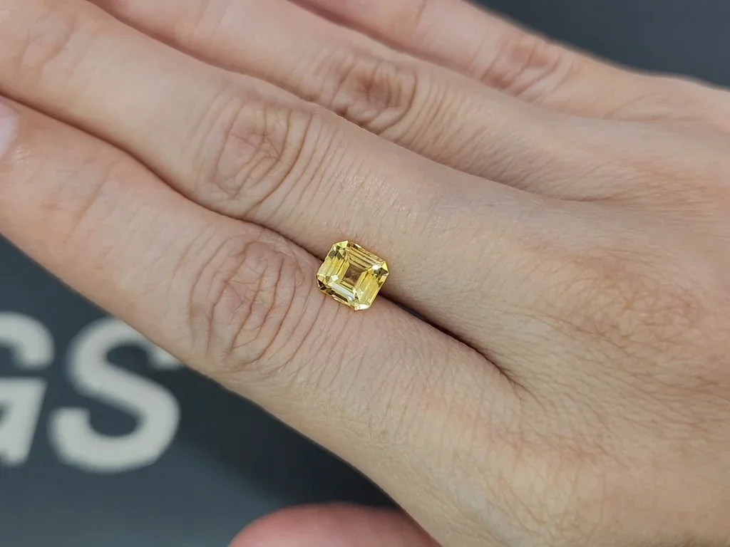 Yellow sapphire octagon cut 1.58 carats, Sri Lanka Image №2