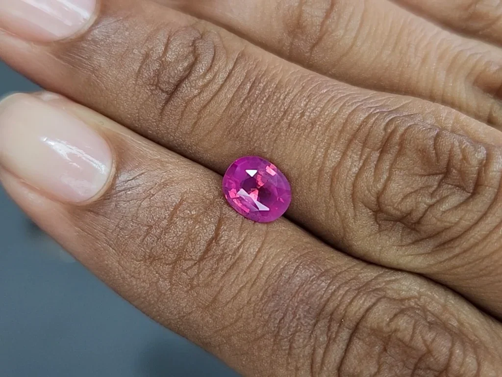 Unheated sapphire Hot Pink rutile silk effect 1.13 carats, Sri Lanka Image №2