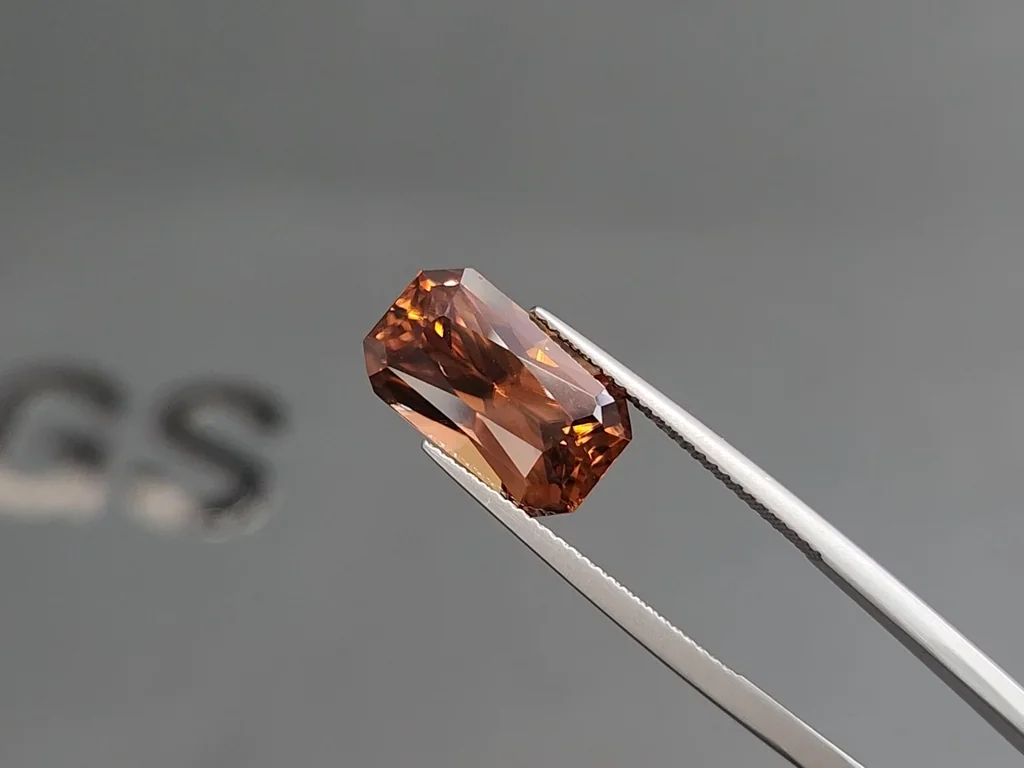 Brown zircon radiant cut 9.80 carats, Tanzania Image №3