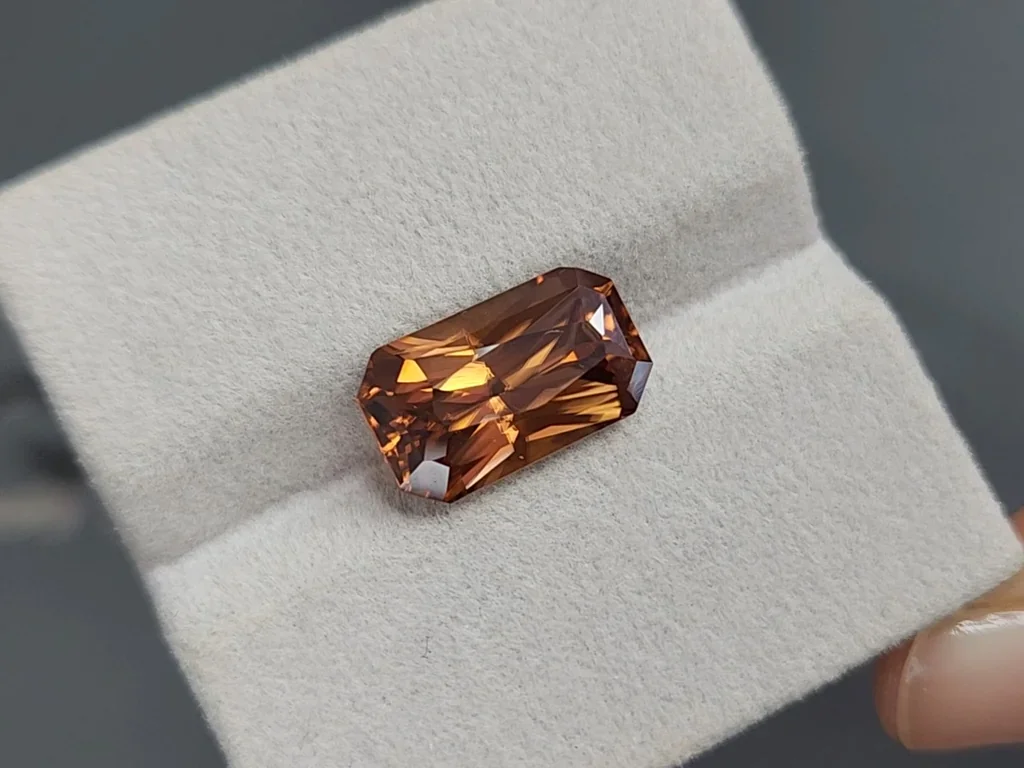 Brown zircon radiant cut 9.80 carats, Tanzania Image №4