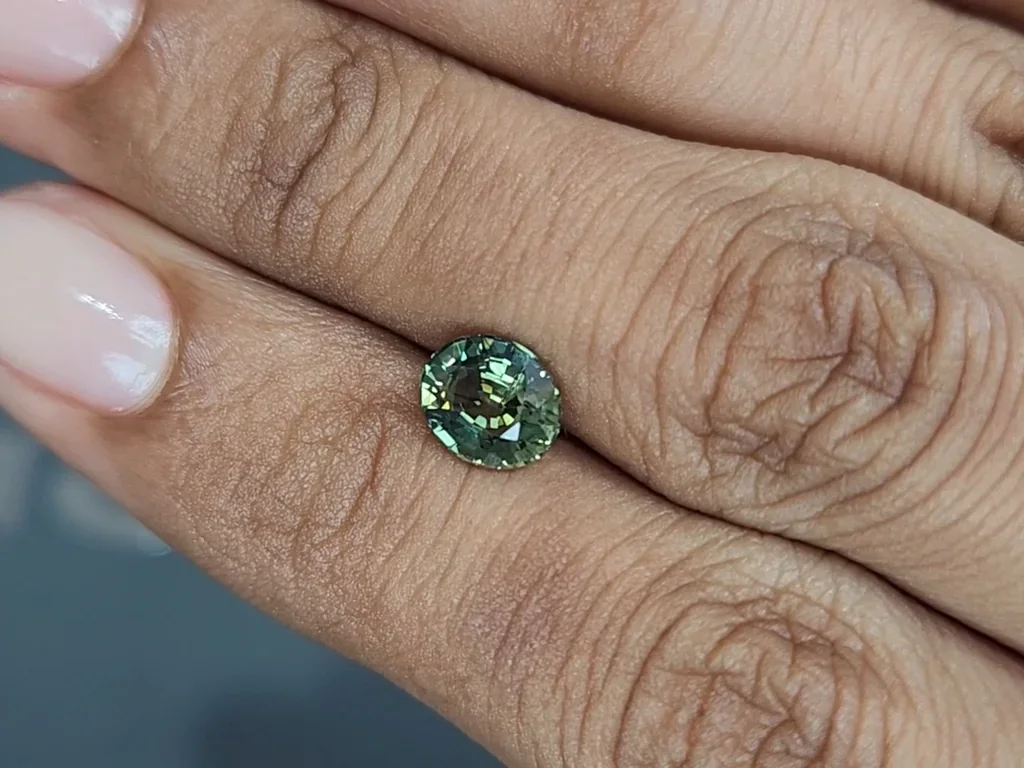 Unheated sapphire Bi-color oval cut 1.60 carats, Madagascar Image №2