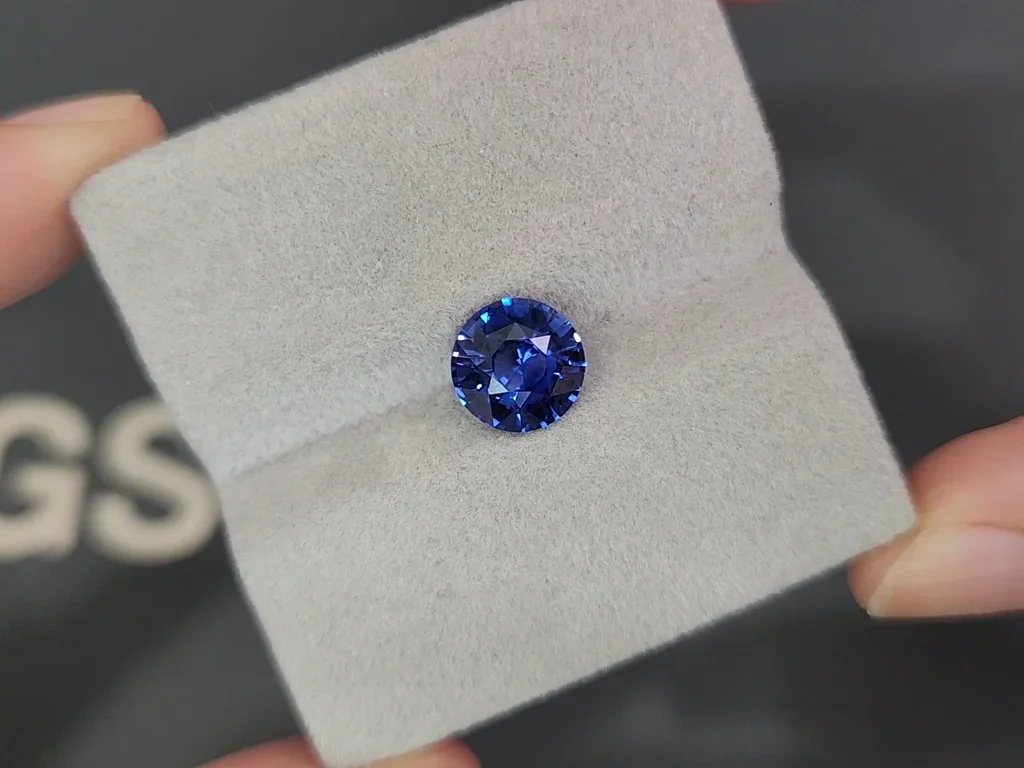 Sapphire Royal Blue round cut 3.05 carats, Sri Lanka  Image №4
