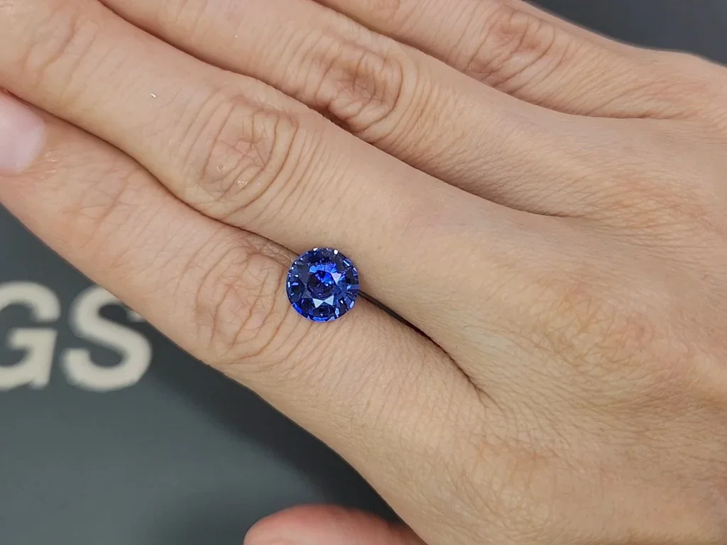 Sapphire Royal Blue round cut 3.05 carats, Sri Lanka  Image №2