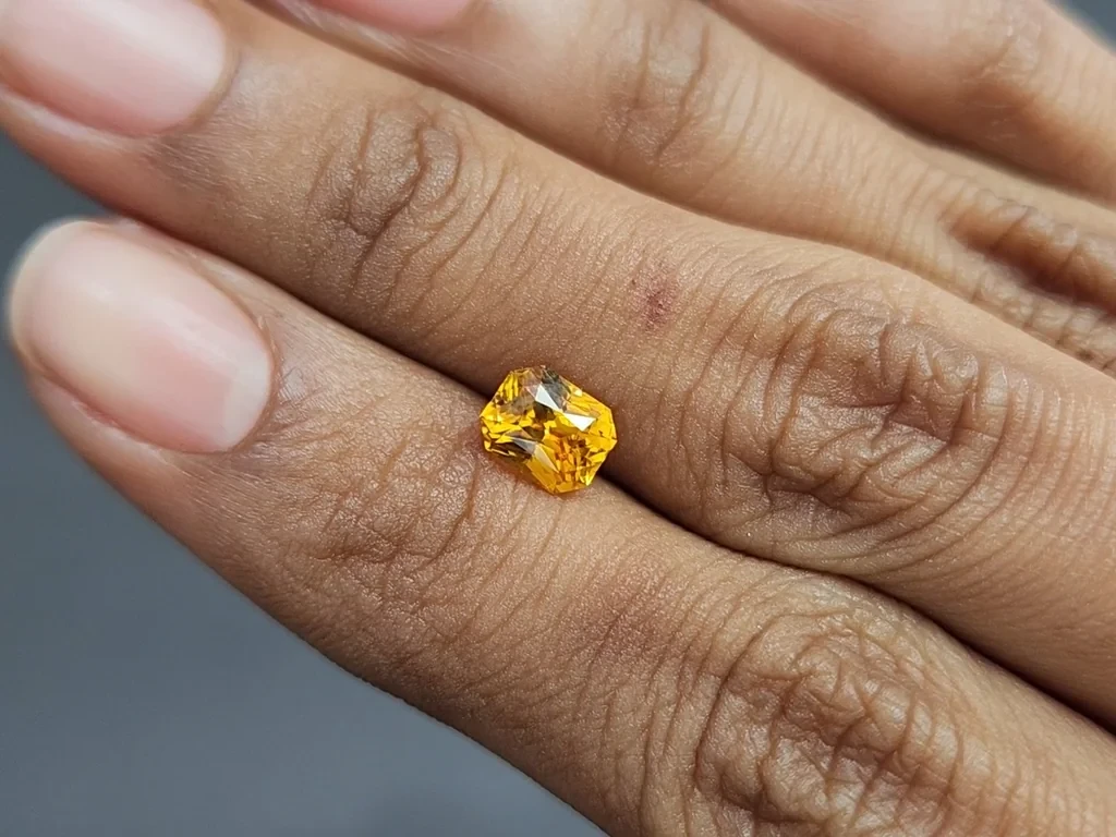 Yellow sapphire radiant cut 1.53 carat, Sri Lanka Image №2