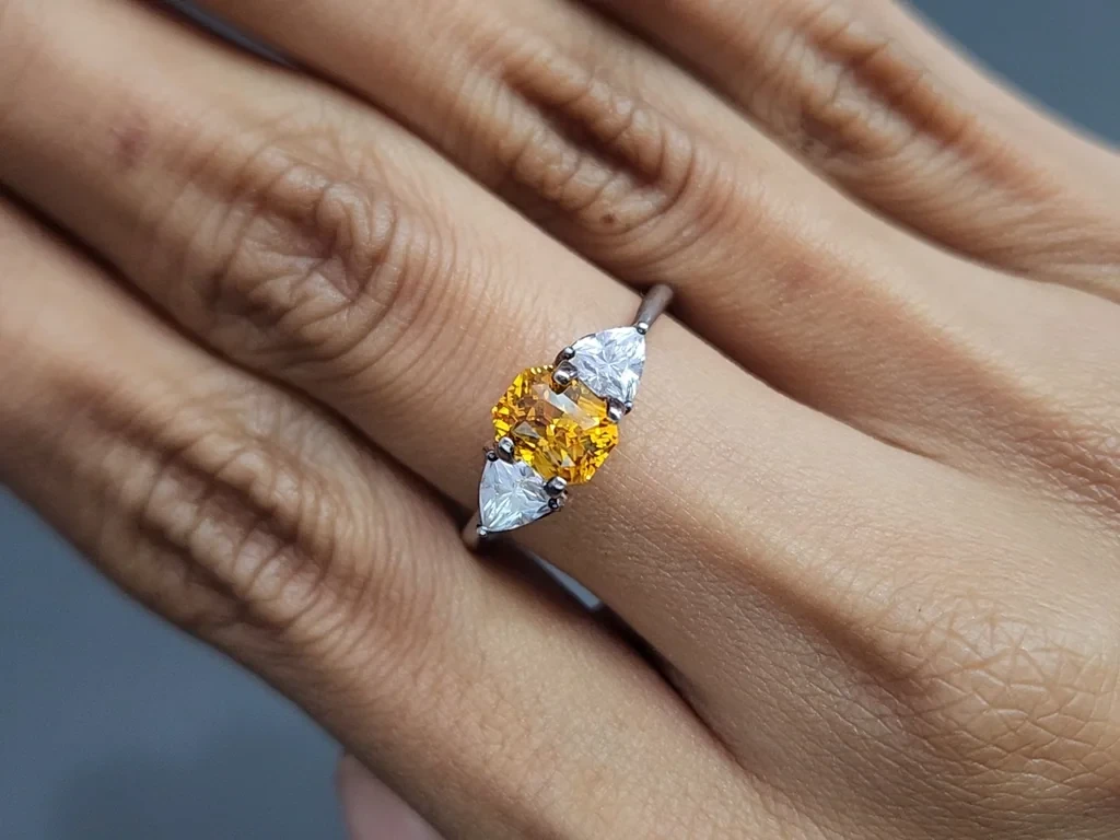 Yellow sapphire radiant cut 1.53 carat, Sri Lanka Image №5