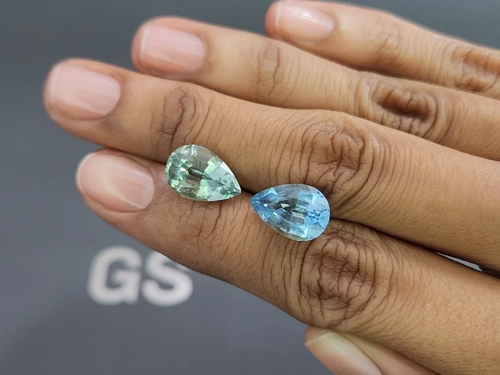 Pair of contrasting aquamarines pear cut 7.83 carats, Mozambique Image №2