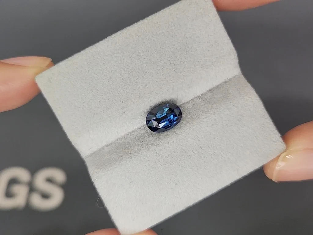 Unheated Teal sapphire oval cut  2.01 carats, Sri Lanka Image №4