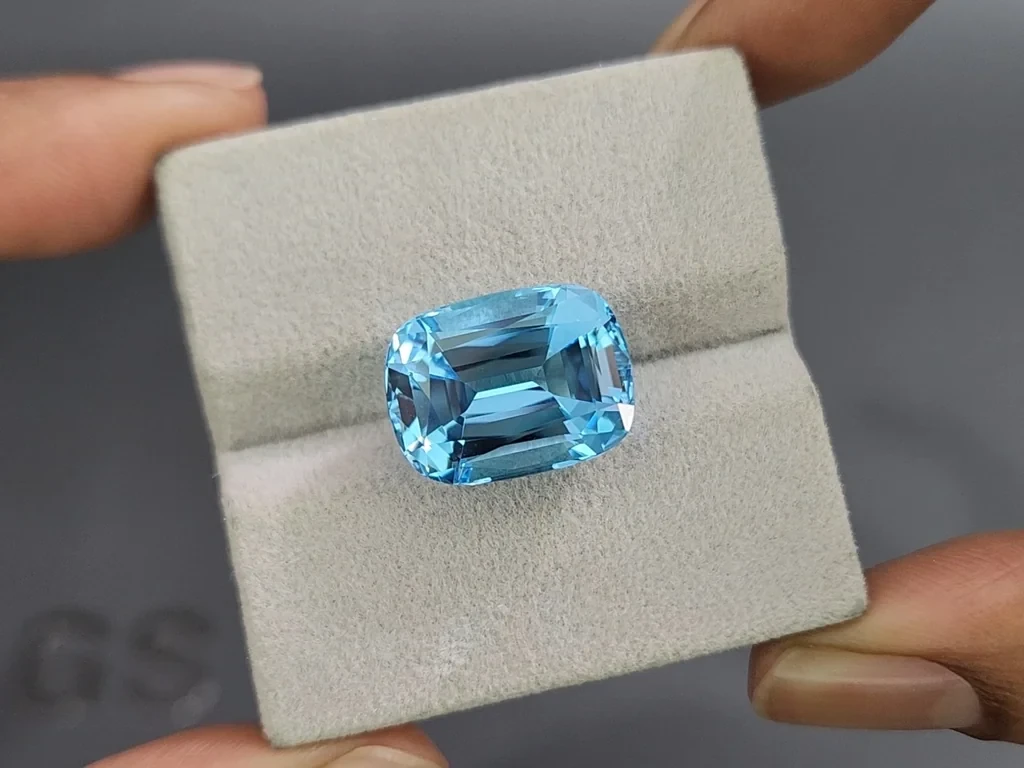 Topaz Sky Blue high precision cushion cut 15.47 carats, Madagascar Image №4