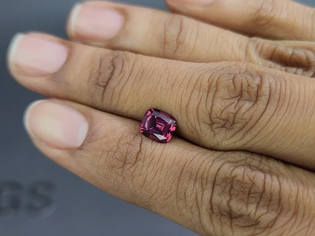 Garnet rhodolite cushion cut 1.40 carats, Madagascar Image №2
