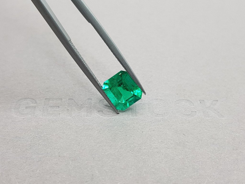 Vivid Green emerald octagon shape 1.94 ct, Colombia Image №5