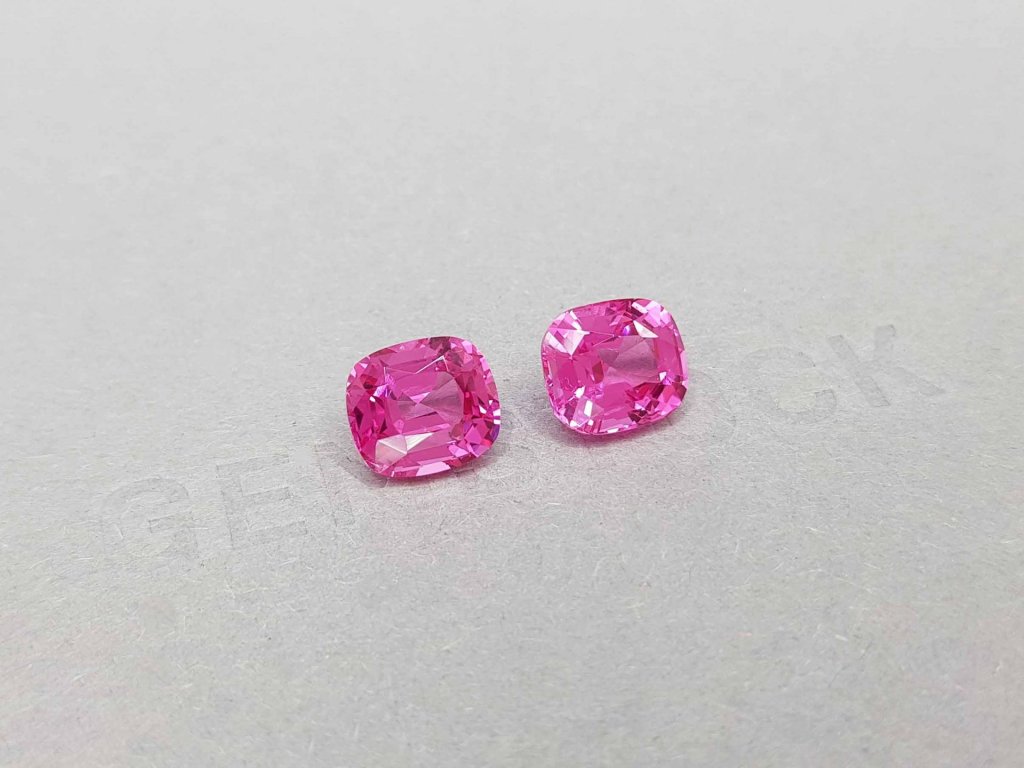 Pair of cushion cut vivid pink spinels 6.17 ct, Tanzania, Mahenge Image №3