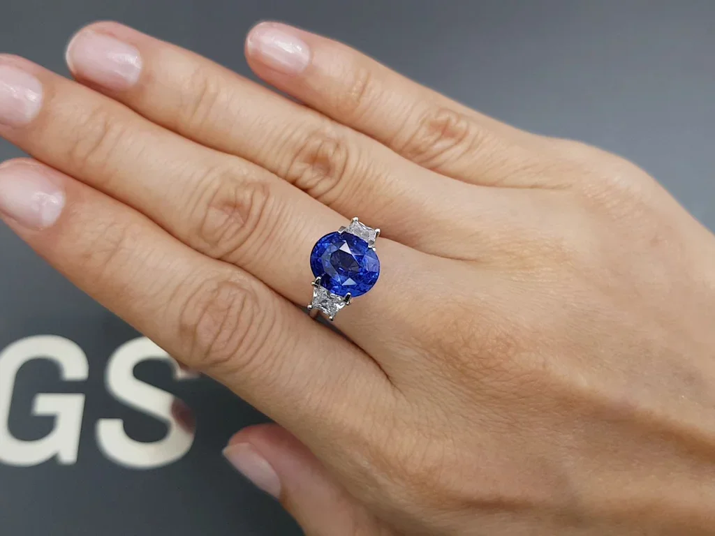Royal Blue open color sapphire in oval cut 5.12 carats, Sri Lanka Image №5