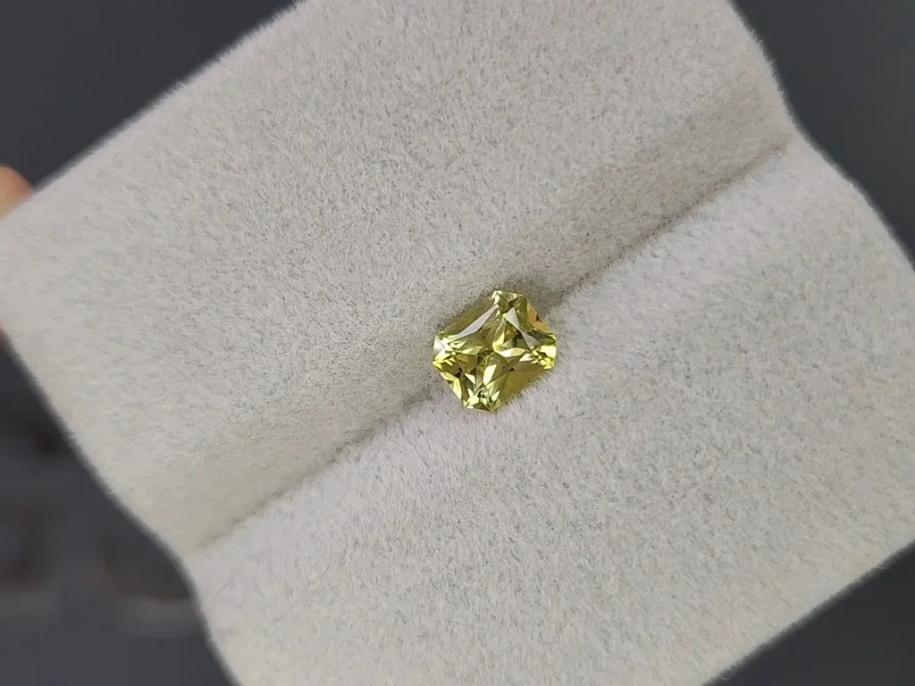 Unheated yellow sapphire radiant cut 0.86ct, Madagascar Image №4