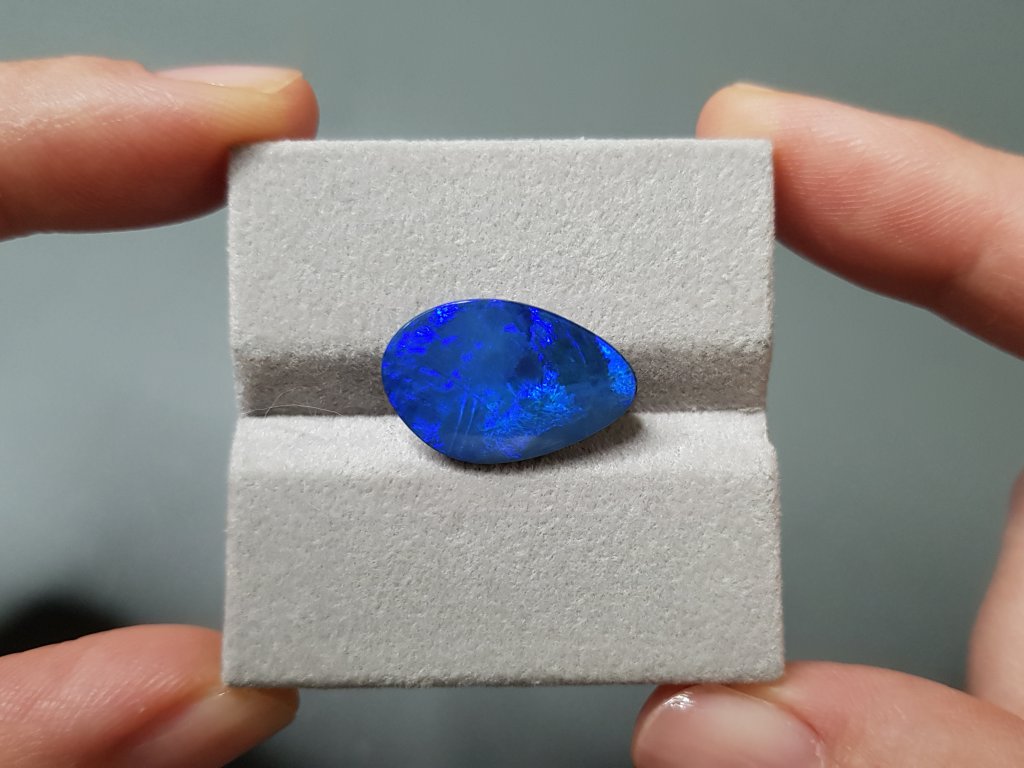 Doublet opal in cabochon cut 6.29 carats, Australia Image №3