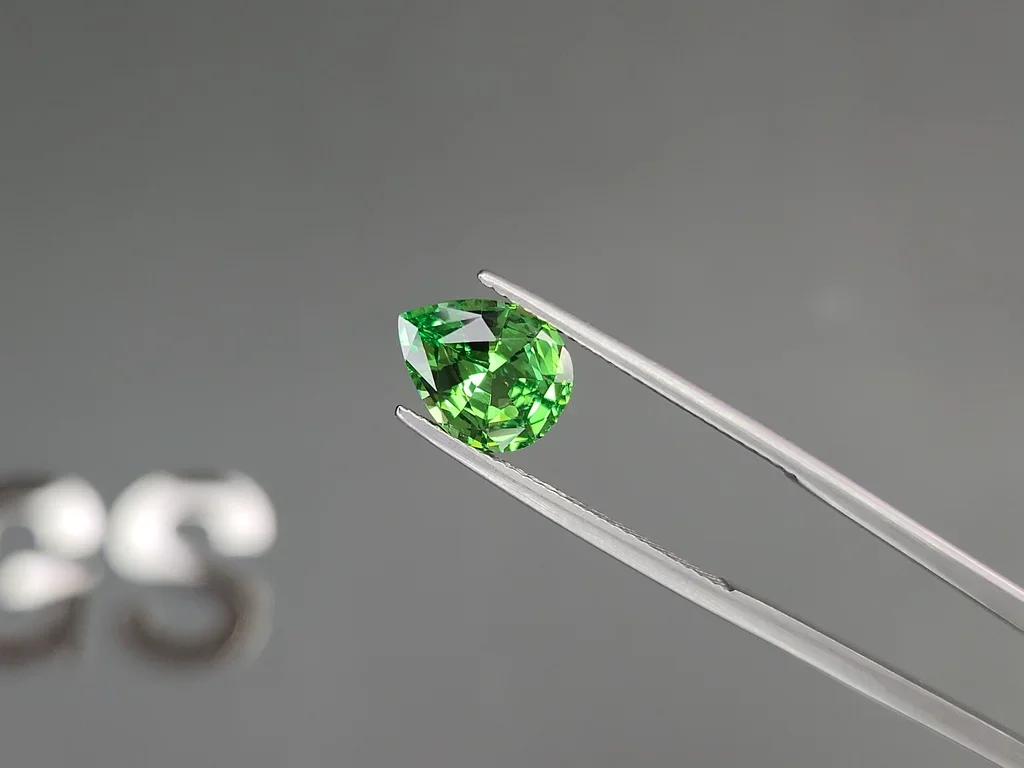 Neon Green tsavorite garnet in pear cut 2.34 carats, Tanzania Image №3