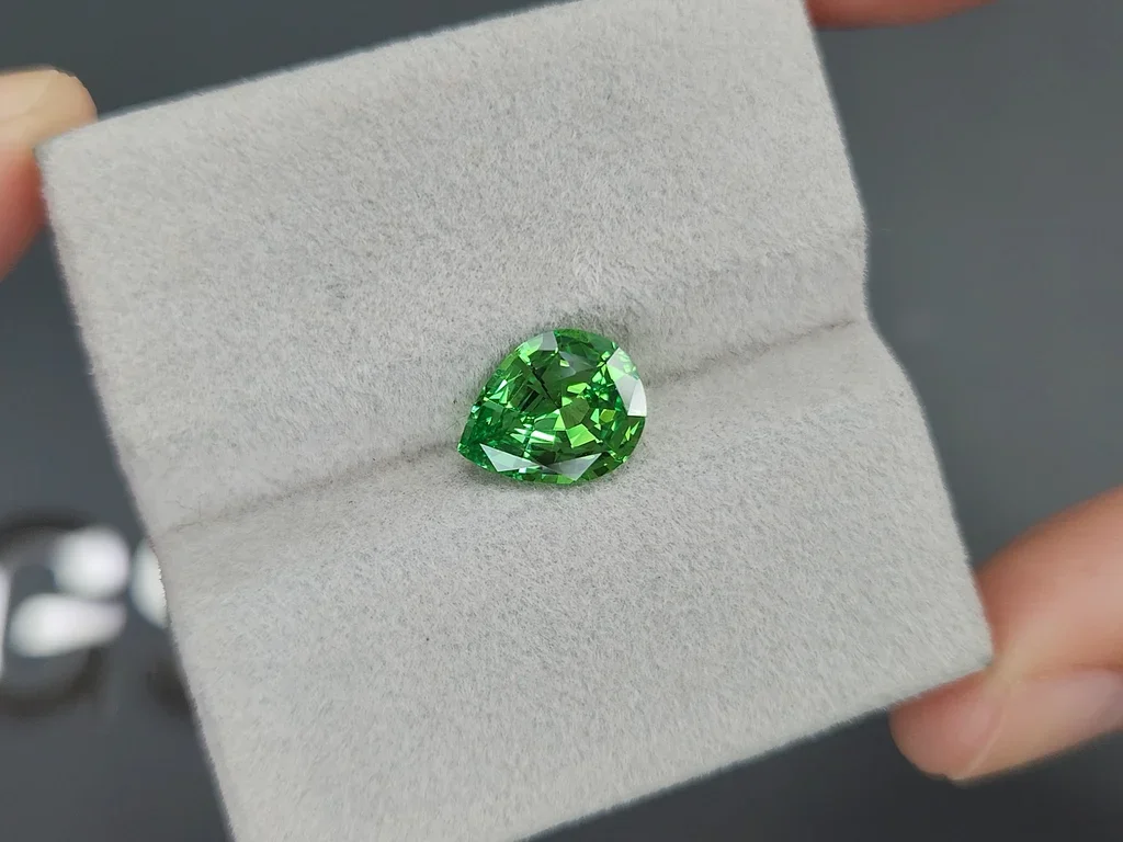 Neon Green tsavorite garnet in pear cut 2.34 carats, Tanzania Image №4