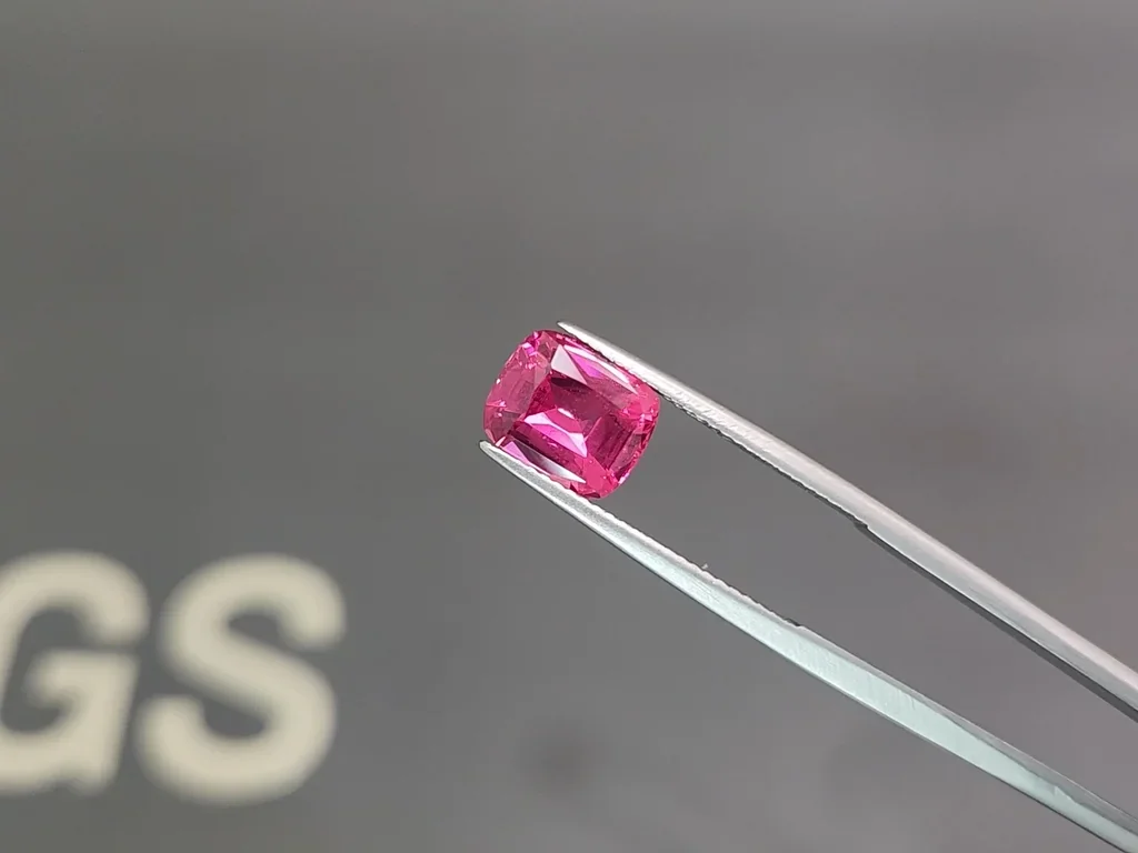 Spinel Mahenge Vibrant pink red cushion cut 3.40 carats, Tanzania   Image №3