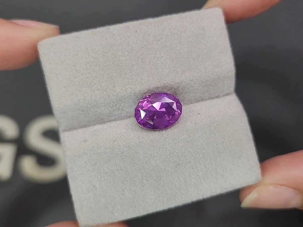 Unheated purple sapphire oval cut 4.14 carats, Sri Lanka Image №4