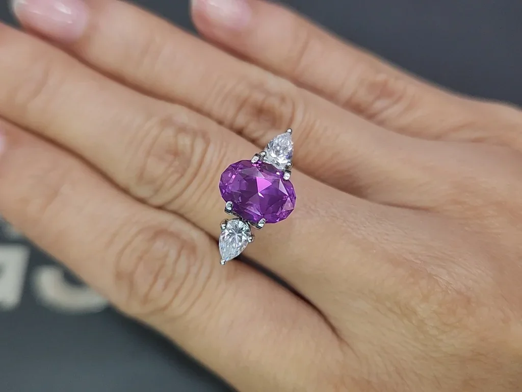 Unheated purple sapphire oval cut 4.14 carats, Sri Lanka Image №5