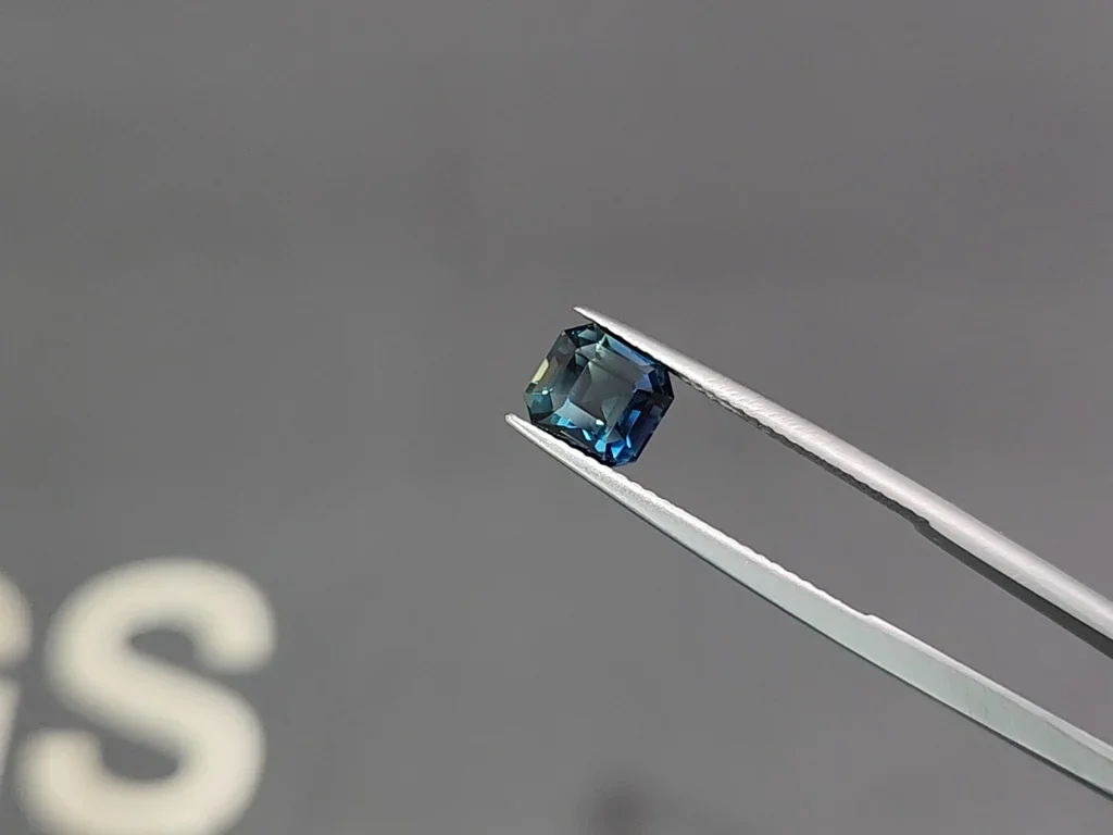 Unheated Teal sapphire octagon  2.06 carats, Sri Lanka Image №3