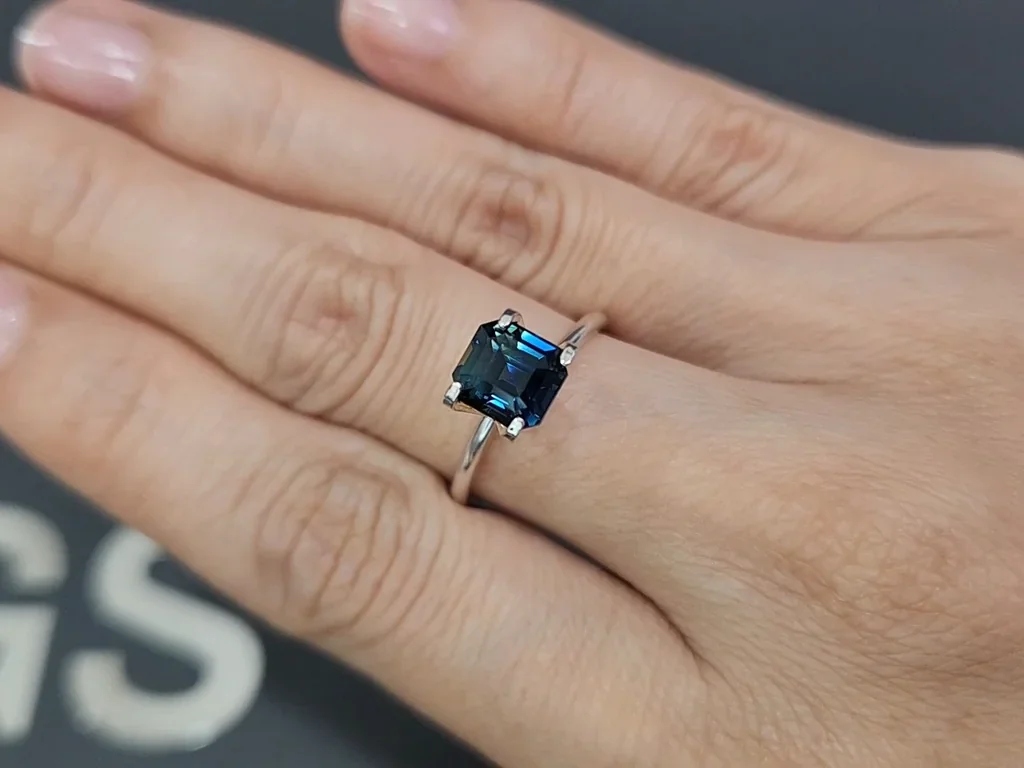 Unheated Teal sapphire octagon  2.06 carats, Sri Lanka Image №5