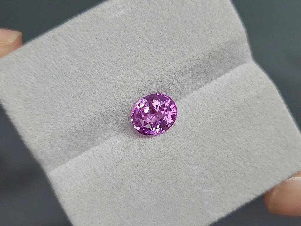 Unheated pink sapphire oval cut 2.05 carats, Sri Lanka Image №4