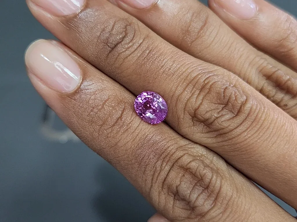 Unheated pink sapphire oval cut 2.05 carats, Sri Lanka Image №2