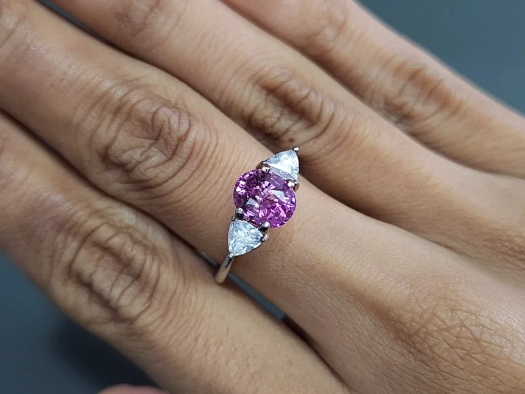 Unheated pink sapphire oval cut 2.05 carats, Sri Lanka Image №5