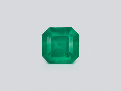 Emerald Vivid green octagon cut 4.41 carats, Colombia photo