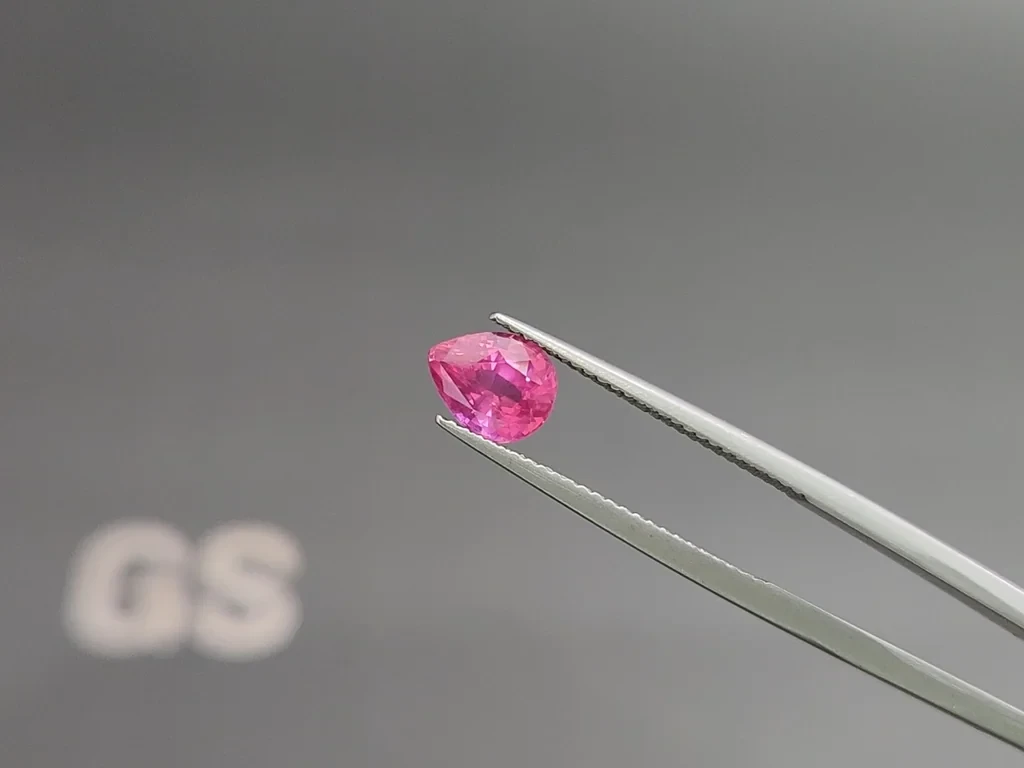 Unheated sapphire Hot pink rutile silk effect pear cut 1.51 carats, Madagascar Image №3