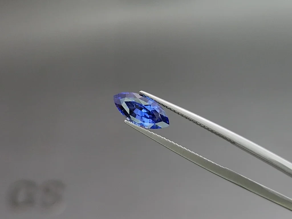 Sapphire Royal Blue marquise cut 2.03 carats, Sri Lanka  Image №3