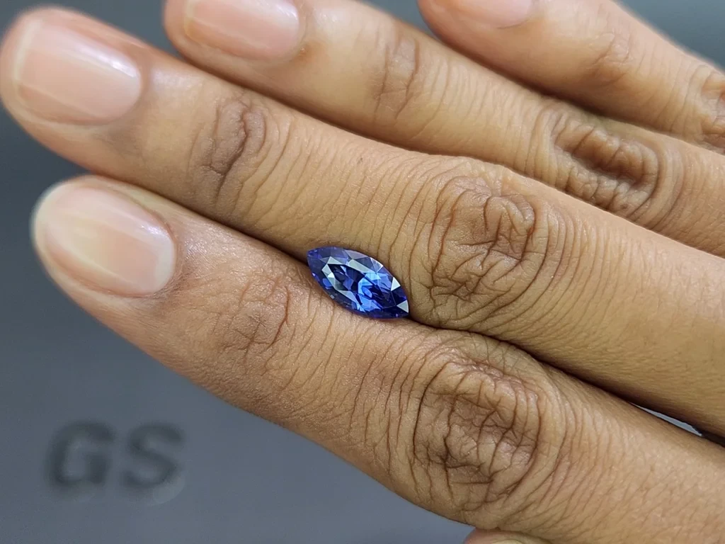 Sapphire Royal Blue marquise cut 2.03 carats, Sri Lanka  Image №2