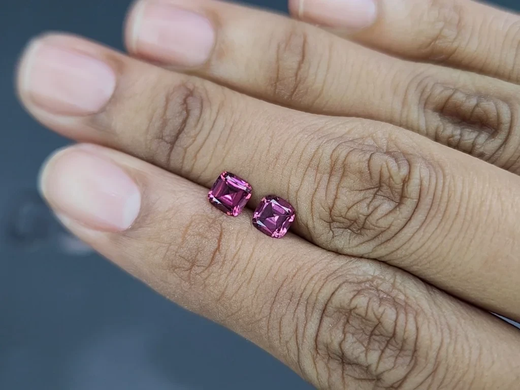 Pair of rhodolite garnets cushion cut 1.33 carats, Madagascar Image №2