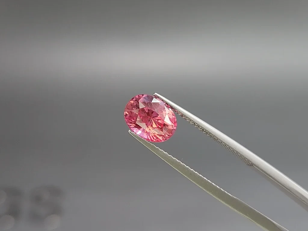 Unheated Padparadscha sapphire oval cut 3.32 carats, Sri Lanka Image №3