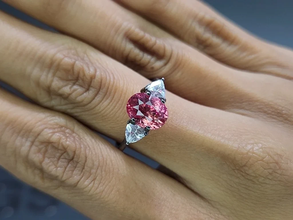 Unheated Padparadscha sapphire oval cut 3.32 carats, Sri Lanka Image №5